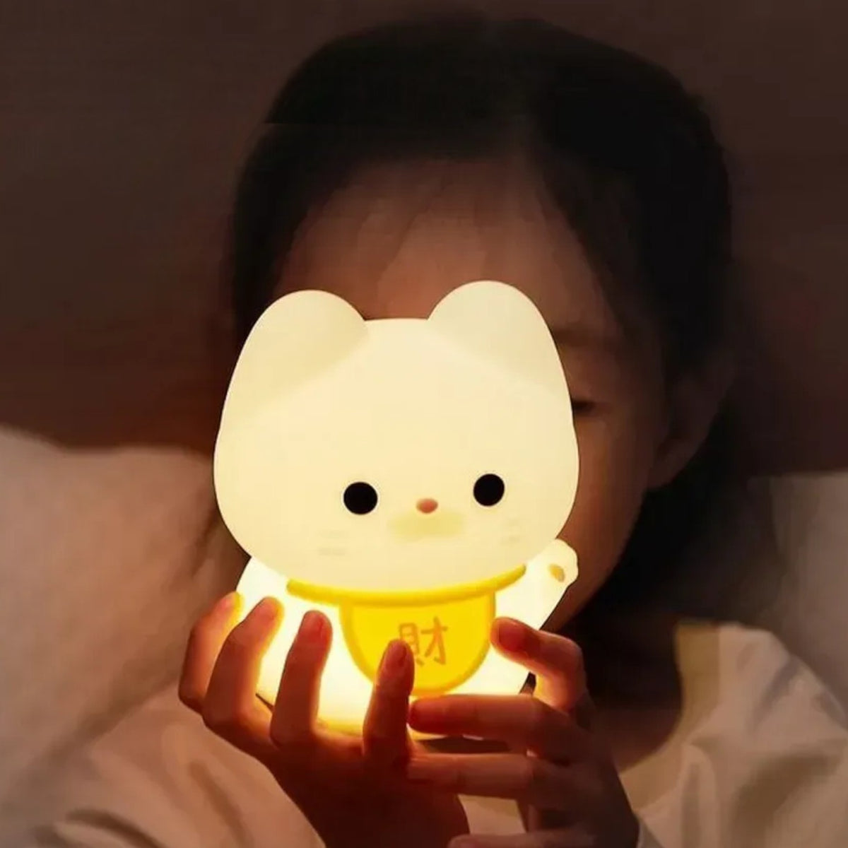 Veilleuse chaton avec un collier