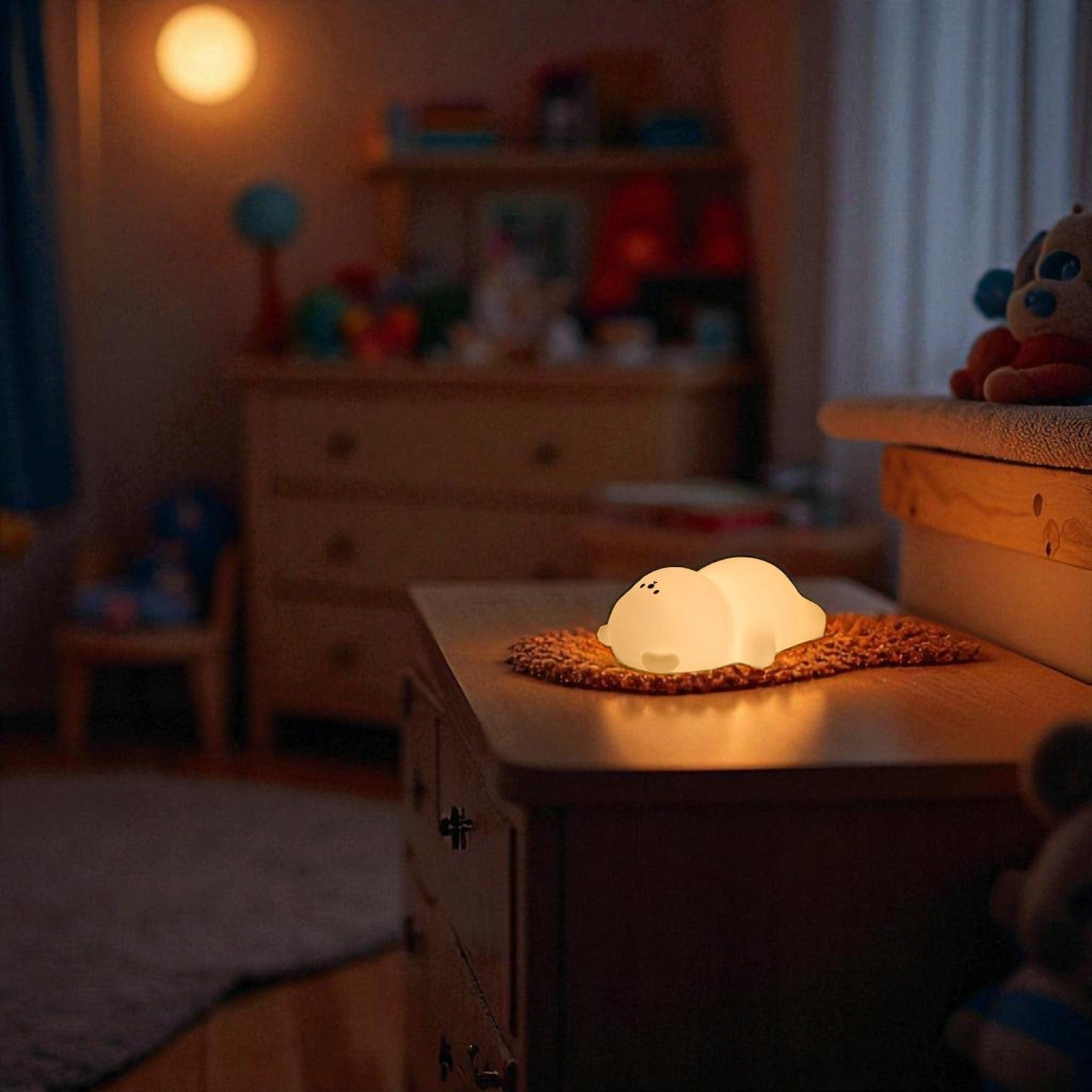 Veilleuse ours allongée sur le dos